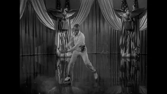 Let's Say It with Firecrackers  Fred Astaire  (Holiday Inn  Праздничная гостиница  1942)