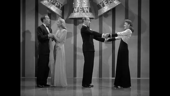 Fred Astaire  Bing Crosby  Marjorie Reynolds  Virginia Dale  (Holiday Inn  Праздничная гостиница  1942)