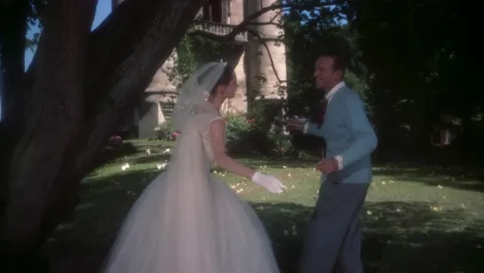 He Loves and She Loves  Fred Astaire  Audrey Hepburn  (Funny Face  1957)