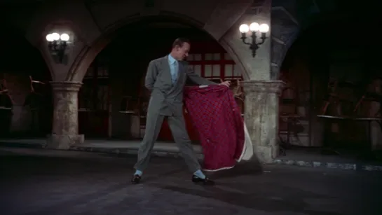 Let's Kiss and Make Up  Fred Astaire  (Funny Face  1957)