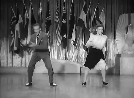 A Lot in Common with You  Fred Astaire  Joan Leslie  (The Sky's the Limit  1943)