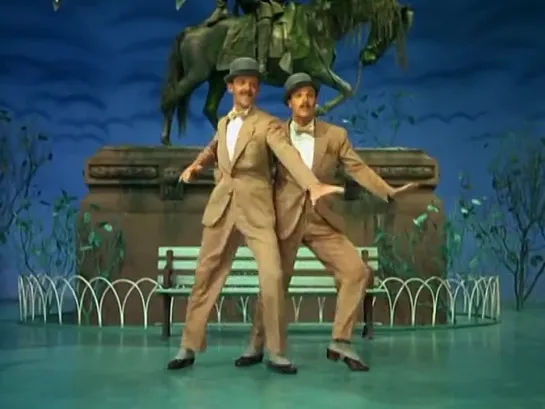 Fred Astaire & Gene Kelly  (Ziegfeld Follies  Безумства Зигфилда  1945)  Перевод