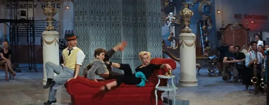 Lazy  Marilyn Monroe  Мэрилин Монро  Mitzi Gaynor  Donald O'Connor  (There's No Business Like Show Business  1954)