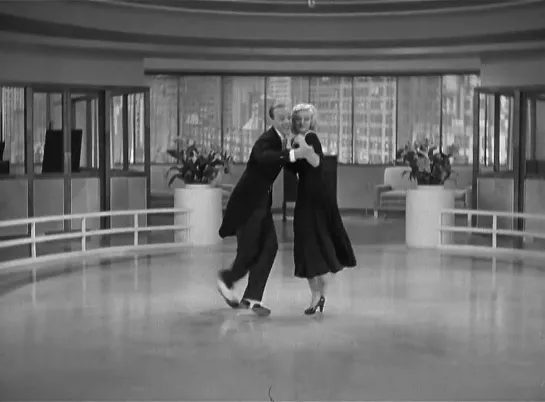 Pick Yourself Up  Fred Astaire  Ginger Rogers  (Swing Time  1936)