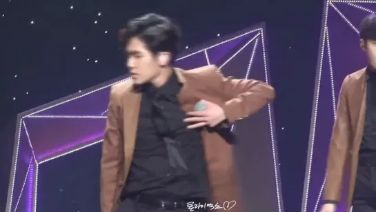 [FANCAM][150325] « The 9th Asian Film Awards» Infinite Be Mine (Hoya Ver)