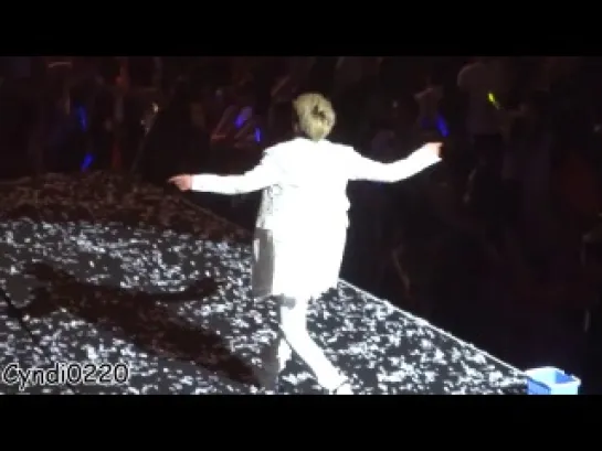 [FANCAM][140621] "Best of Best" in Taipei | Ending (Hoya focus)