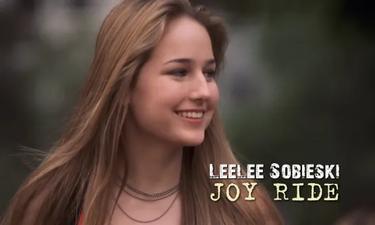 Leelee Sobieski (Joy Ride, 2001)