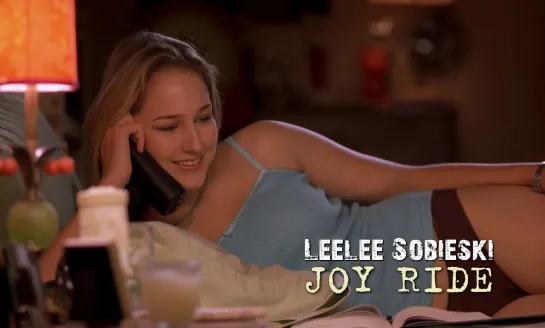 Leelee Sobieski, Paul Walker (Joy Ride, 2001)