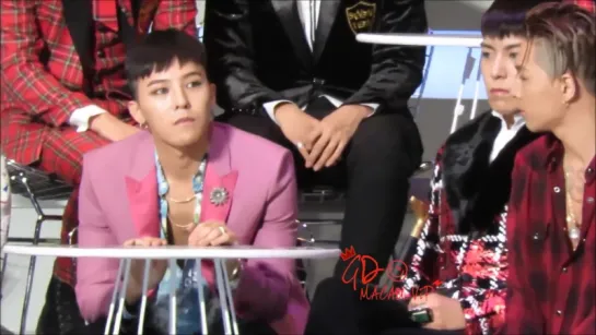 G-Dragon in-focus on MAMA 2015