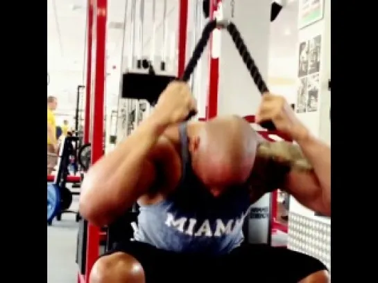 Dwayne Johnson trainin' 12.07.2013