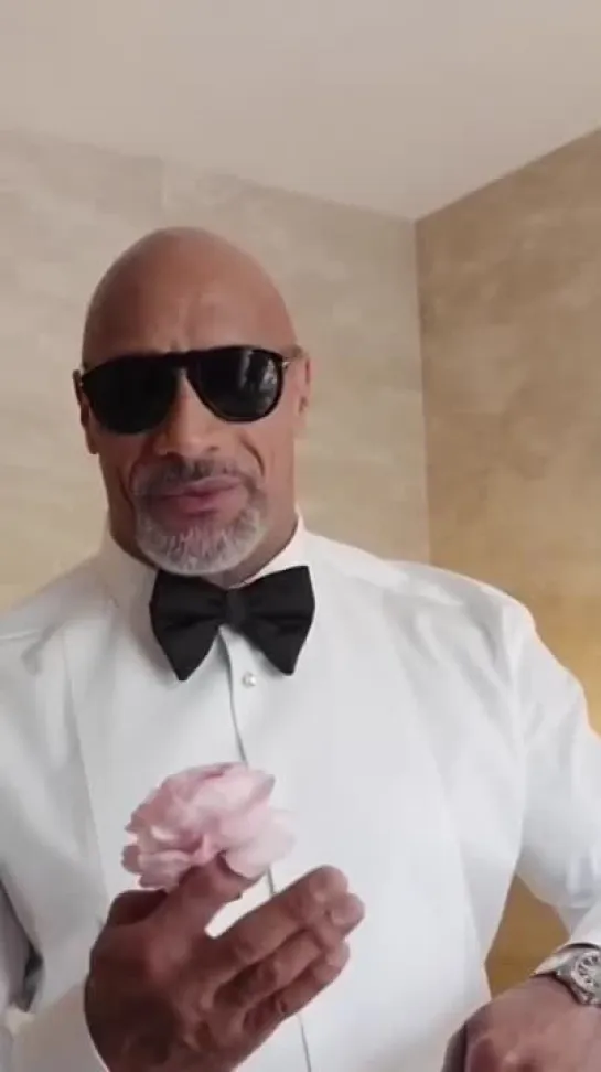 Модное вдохновение Дуэйна Джонсона на Оскаре - взгляд изнутри. | Dwayne Johnson