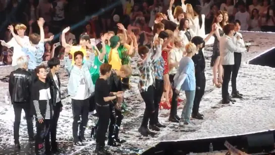 [Fancam] 160731 ASTRO Ending Stage  (All Artists) @ KCON 2016 LA Day 2