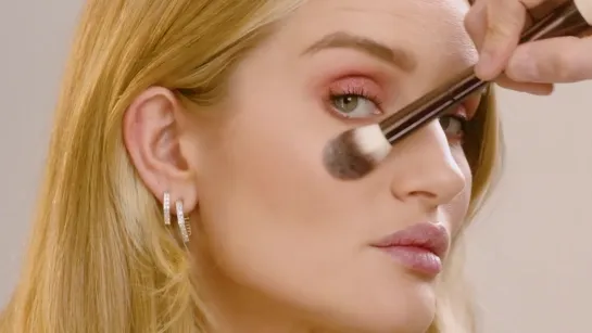 4 Steps to Long-Lasting Makeup with Rosie Huntington-Whiteley _ Hourglass Cosmet