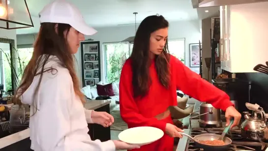 KELLY GALE FAT-BURNER HEALTHY PANCAKES