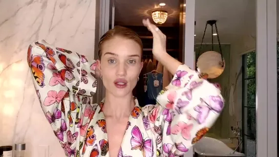 How Rosie Huntington-Whiteley Preps for the Red Carpet