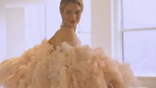 Rosie Huntington-Whiteleys Met Gala 2019 dress fitting with Oscar de la Renta