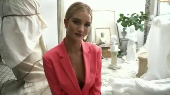 QUESTIONS WITH ROSIE Real talk with @rosiehw on where she would be if she switched careers.