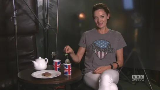 Michelle Gomez: 3 Questions, 2 Biscuits, and 1 Cuppa Tea