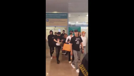 [VK][170812] MONSTA X Fancam @ Sheremetyevo Airport