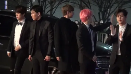 [VK][161226] MONSTA Fancam X RED CARPET @ 2016 SAF SBS Gayo Daejeon