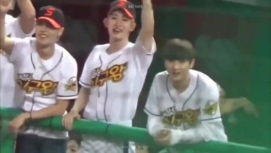 [VK][160902] MONSTA X Fancam SBS First Pitch King Tomorrow @ Munhak Baseball Stadium