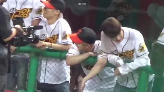 [VK][160902] MONSTA X Fancam SBS First Pitch King Tomorrow @ Munhak Baseball Stadium