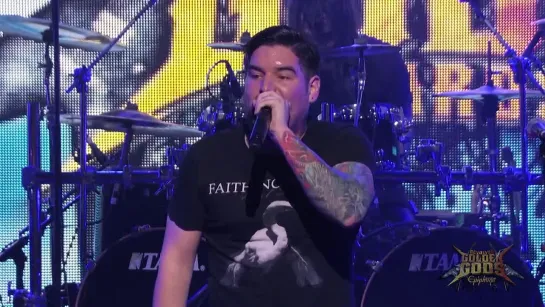 Revolver Golden Gods 2014 - Suicide Silence Plays Roots Bloody Roots w-Max Cavalera