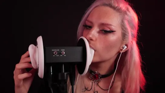 Busy B ASMR - Vampire Ear Eating (Patreon)