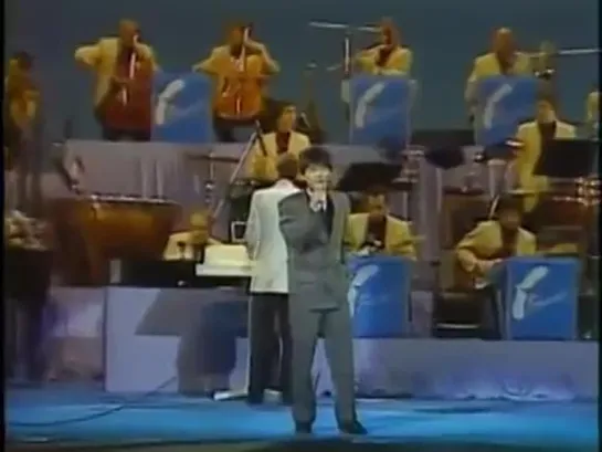 Paul Mauriat & Orchestra - Silhouette Romance w Takao Kisugi (Live, 1984)