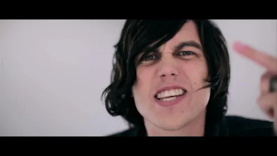 Sleeping With Sirens - "Kick Me"