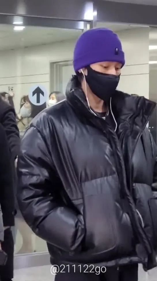 [VK][221204] MONSTA X fancam @ Airport Jeju