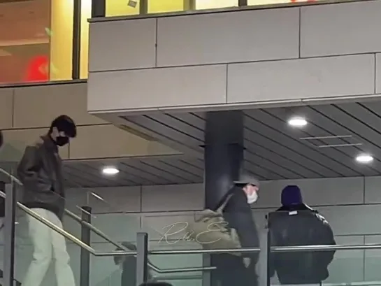 [VK][221204] MONSTA X fancam @ Airport Gimpo