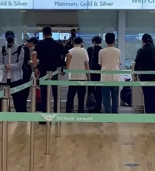 [VK][220701] MONSTA X fancam @ Airport Incheon