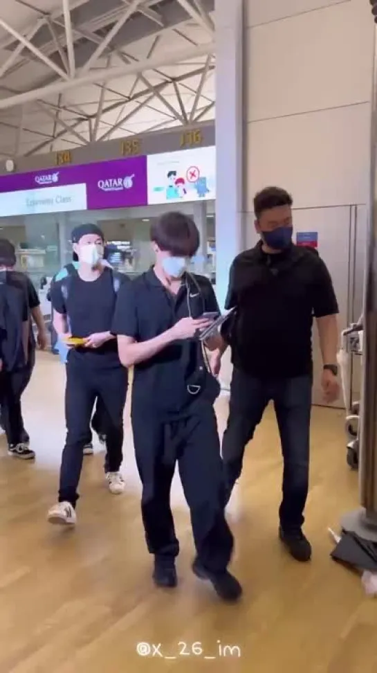 [VK][220701] MONSTA X fancam (I.M focus) @ Airport Incheon