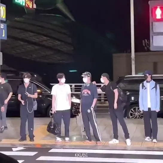 [VK][220701] MONSTA X fancam @ Airport Incheon