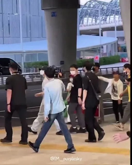 [VK][220620] MONSTA X fancam @ Airport Incheon