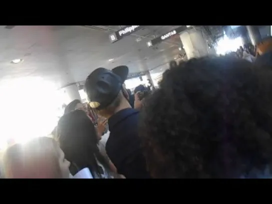 [FANCAM][140411- 140412] Los Angeles International Airport - Hoya