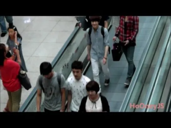 [FANCAM] 120727 EXO K at Incheon Airport go to Thailand