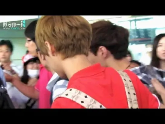 [FANCAM] 120617 EXO-M @ Beijing airport