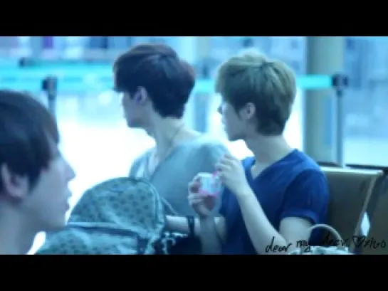 [FANCAM]120608 Luhan eats an icecream♥(with lay) @Incheon airport