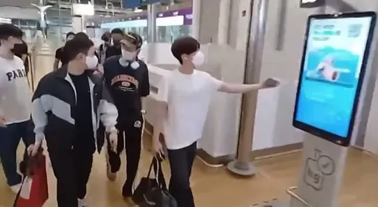 [VK][220701] MONSTA X fancam @ Incheon Airport