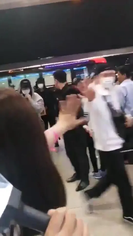 [VK][200111] MONSTA X fancam @ Tansonnhat Airport