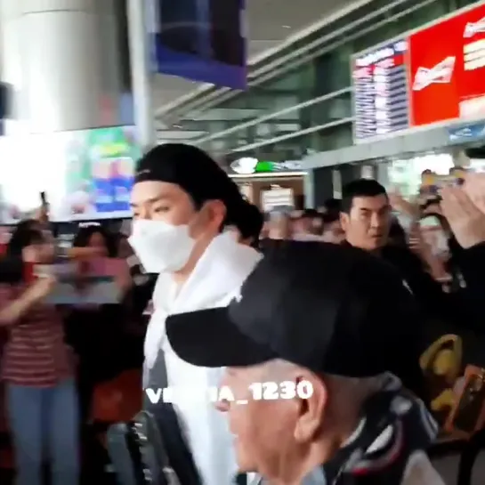 [VK][200110] MONSTA X fancam (Kihyun focus) @ Tansonnhat Airport