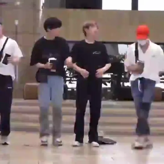 [VK][190517] MONSTA X fancam (Kihyun focus) @ Gimpo Airport