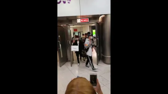 [VK][180616] MONSTA X fancam @ Heathrow Airport