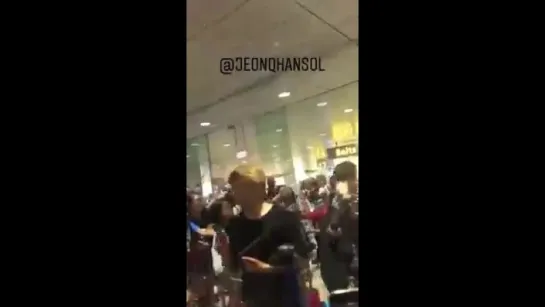 [VK][180301] MONSTA X @ Singapore Airport