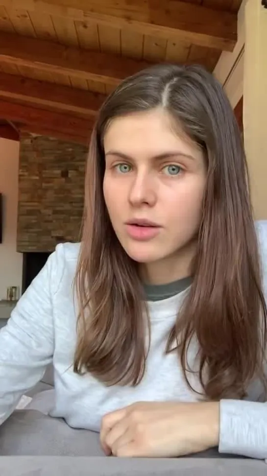 Alexandra Daddario answers questions from fans   Alexandra Daddario