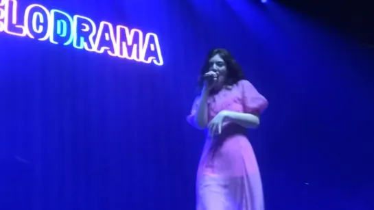 Lorde - Loveless (Live @ Zénith, Paris, Melodrama World Tour)