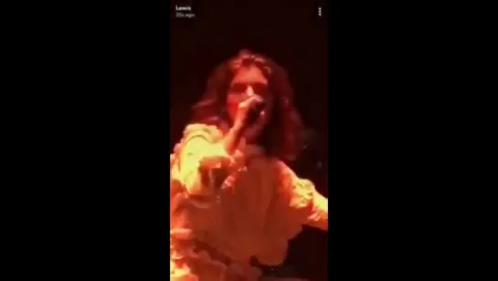 Lorde - A World Alone (Live @ Melodrama World Tour)