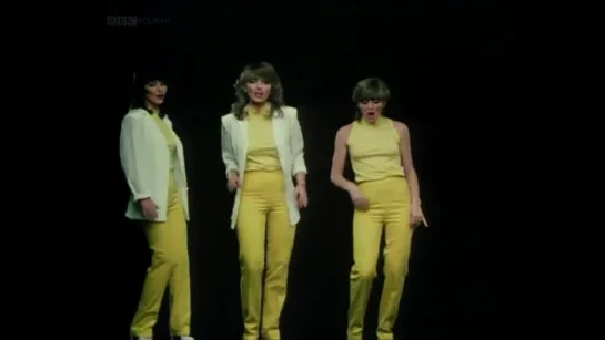 Nolan Sisters(The Nolans) - Gotta Pull Myself Together (1980)